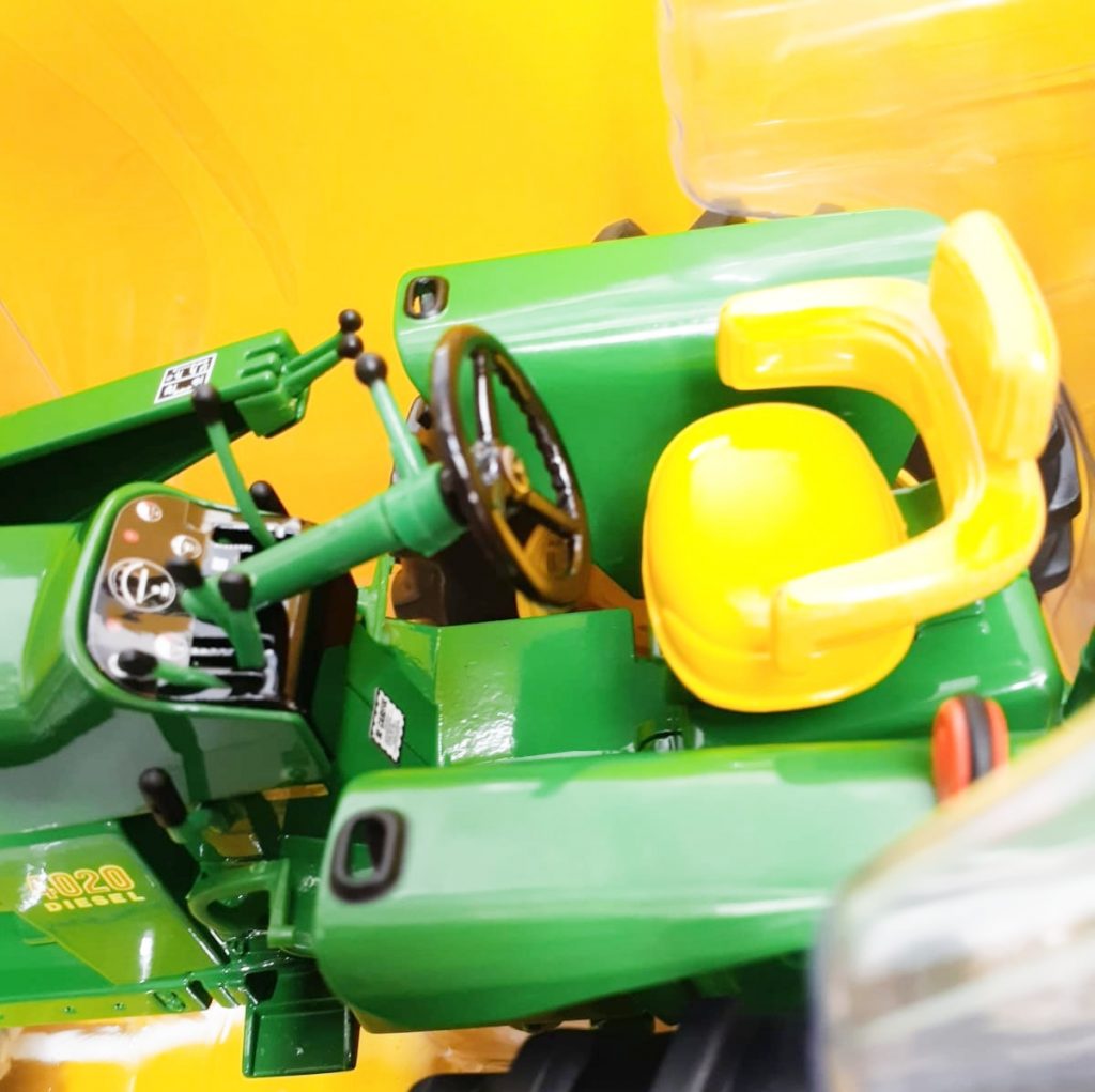 ESCALA 1/16 TRACTOR CON CARGADOR JOHN DEERE Tienda CasaToro